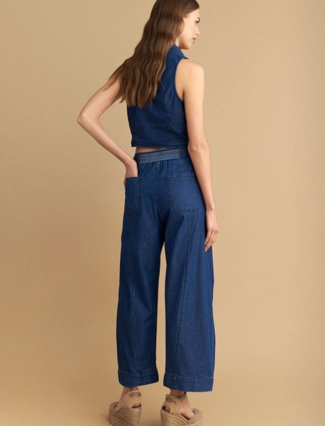 Blue jean tencel ψηλόμεσο παντελόνι, σε slouchy fit γραμμή, λάστιχο στην μέση, πλαϊνές τσέπες και αποσπώμενη υφασμάτινη ζώνη Attrattivo 