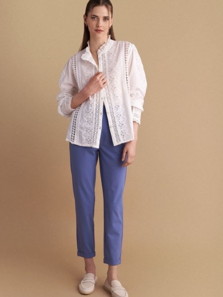 Μπλε indigo basic παντελόνι αστραγάλου χωρίς κούμπωμα, με πλαϊνές τσέπες, λάστιχο πίσω στην μέση και ρεβέρ στο τελείωμα Attrattivo