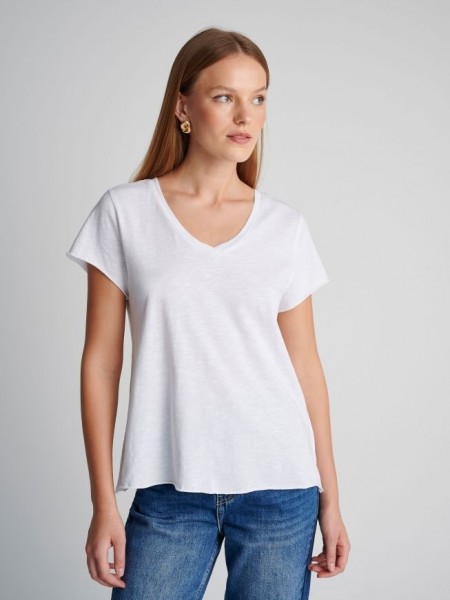 Λευκό βαμβακερό κοντομάνικο basic Τ-shirt, με V- λαιμόκοψη και ελαφρώς Α γραμμή Attrattivo  