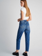 Blue jean ψηλόμεσο mom's fit jean παντελόνι με μπροστινές στρογγυλεμένες τσέπες, διακοσμητικές ραφές και τετράγωνες πίσω τσέπες Attrattivo