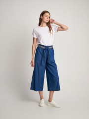Blue jean tencel high-waisted ζιπ-κυλότ,  με πλαϊνές μεγάλες τσέπες και αποσπώμενο κεντημένο ζωνάκι Attrattivo 