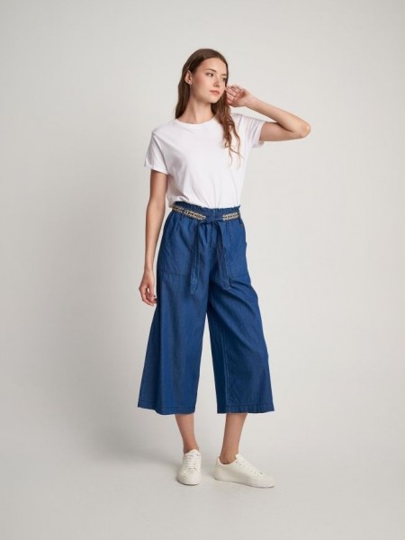 Blue jean tencel high-waisted ζιπ-κυλότ,  με πλαϊνές μεγάλες τσέπες και αποσπώμενο κεντημένο ζωνάκι Attrattivo 