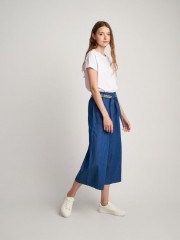 Blue jean tencel high-waisted ζιπ-κυλότ,  με πλαϊνές μεγάλες τσέπες και αποσπώμενο κεντημένο ζωνάκι Attrattivo 
