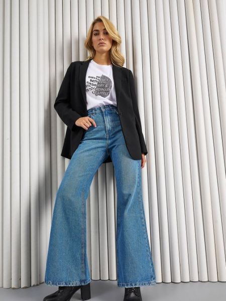 Blue jean high-waisted παντελόνι, με μπροστινές και πίσω τσέπες Attrattivo