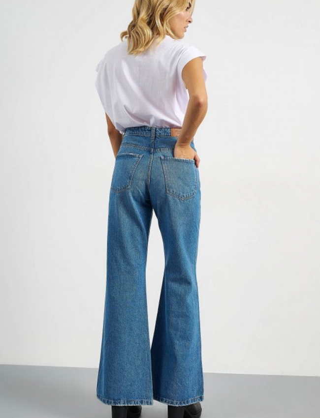 Blue jean high-waisted παντελόνι, με μπροστινές και πίσω τσέπες Attrattivo