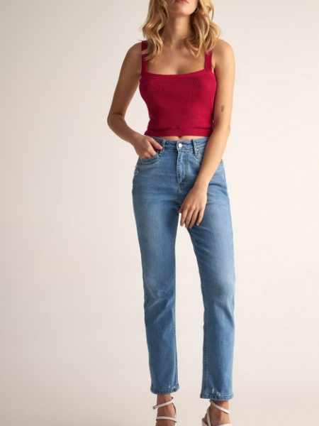Light blue jean high-waisted regular fit, σε ίσια γραμμή, με μπροστινές τσέπες Attrattivo