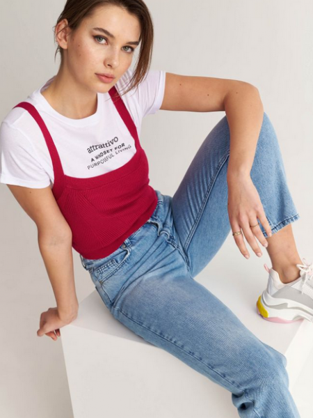 Φούξια αμάνικο cropped top με τετράγωνη λαιμόκοψη Attrattivo