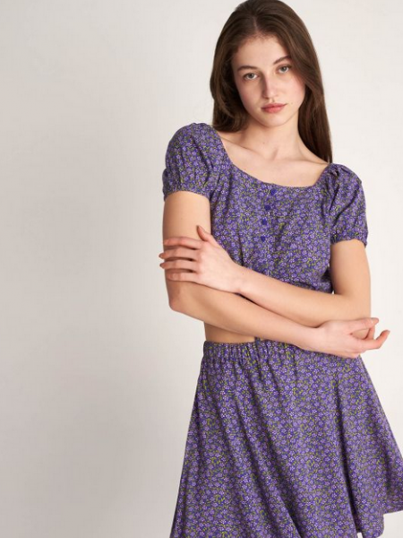 Floral printed μωβ ψηλόμεση κοντή φούστα σε κλος γραμμή με λάστιχο στη μέση Attrattivo