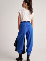 Μπλε ρουά υφασμάτινο παντελόνι slouchy-fit με λάστιχο στο πίσω μέρος, πλαϊνές τσέπες και αποσπώμενη ΄ζώνη Attrattivo