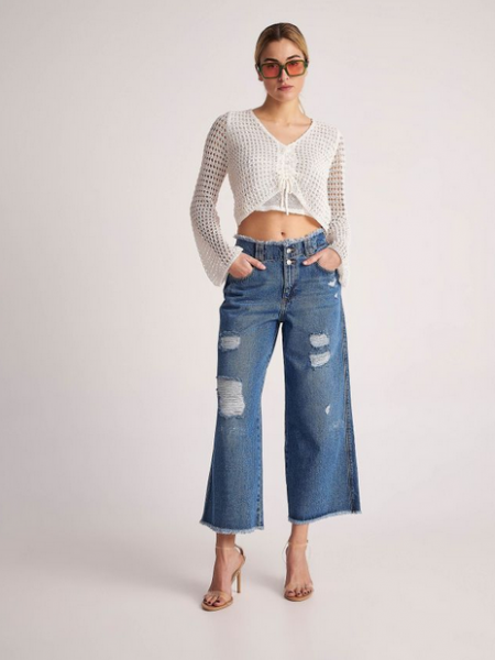Blue jean cropped παντελόνι με σκισίματα και ξέφτια στο τελείωμα και στο ζωνάκι Attrattivo