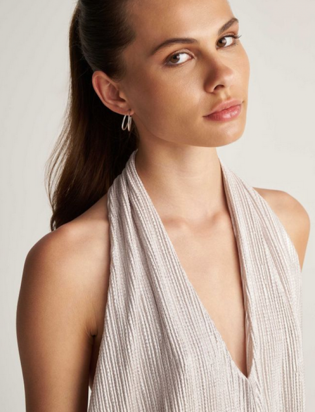 Ασημί lurex αμάνικο τοπ με halter λαιμόκοψη και ανοιχτή πλάτη Attrattivo