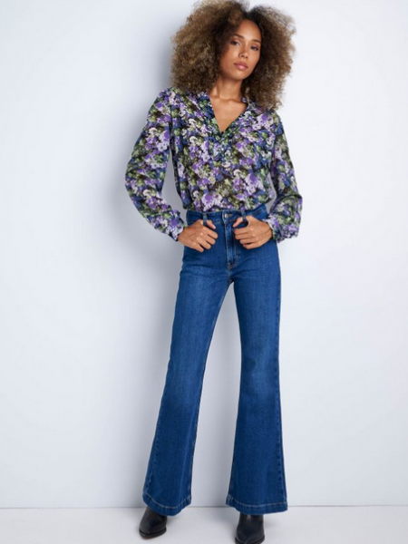 Blue jean ψηλόμεσο ελαστικό παντελόνι καμπάνα flare fit, χωρίς ξέβαμμα και τετράγωνες τσέπες πίσω Attrattivo