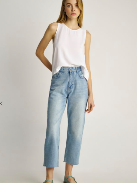 Light Blue high-waisted cropped jean παντελόνι σε straight γραμμή και μικρό ξέφτι στο τελείωμα Attrattivo 