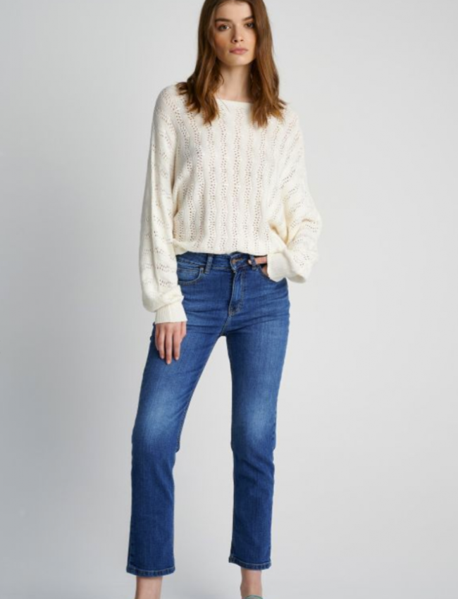Blue jean παντελόνι regular fit χωρίς έντονα ξαβάμματα, με ταμπά γαζιά και τετράγωνες τσέπες πίσω Attrattivo 