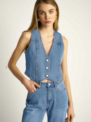 Blue jean γιλέκο σε σταθερό ύφασμα, κλείσιμο με 3 κουμπιά μπροστά, μύτες στο τελείωμα και πιο κοντό στο πίσω μέρος Attrattivo