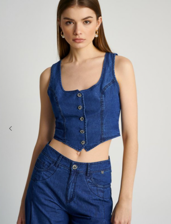 Blue jean tencel γιλέκο με μπροστινό κλείσιμο με 5 κουμπιά και σε μεσάτη γραμμή Attrattivo