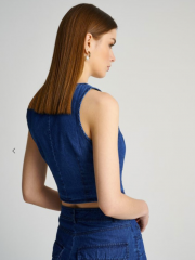 Blue jean tencel γιλέκο με μπροστινό κλείσιμο με 5 κουμπιά και σε μεσάτη γραμμή Attrattivo