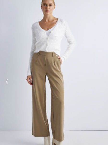 Κάμελ ψηλόμεση παντελόνα σε ίσια γραμμή, με πλαϊνές τσέπες, λάστιχο πίσω στην μέση και χωρίς κούμπωμα Attrattivo