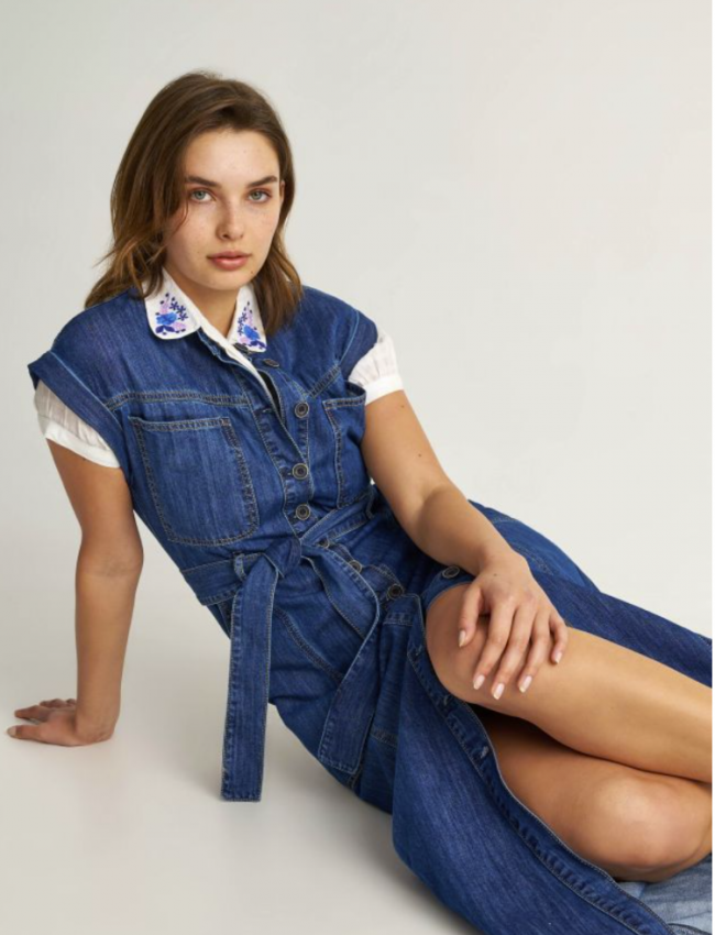 Blue jean αμάνικο maxi φόρεμα με στρογγυλή λαιμόκοψη, μπροστινές τσέπες και αποσπώμενη ζώνη Attrattivo