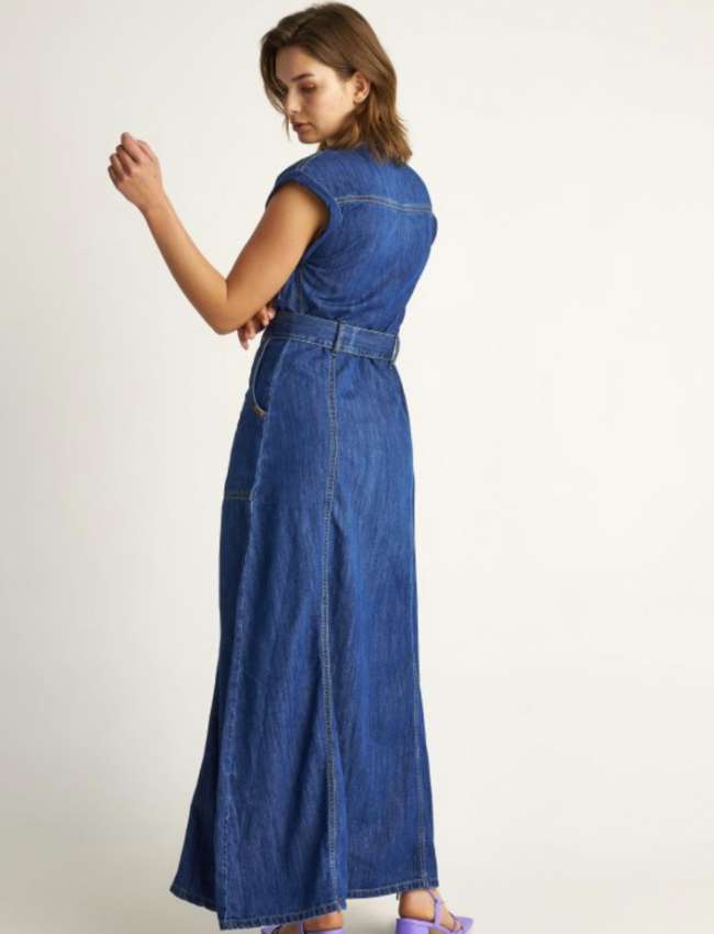 Blue jean αμάνικο maxi φόρεμα με στρογγυλή λαιμόκοψη, μπροστινές τσέπες και αποσπώμενη ζώνη Attrattivo