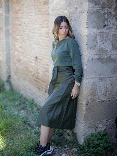 Λαδί  faux-leather midi φούστα σε Α γραμμή με εξωτερικά γαζιά και αποσπώμενη ζώνη Attrattivo