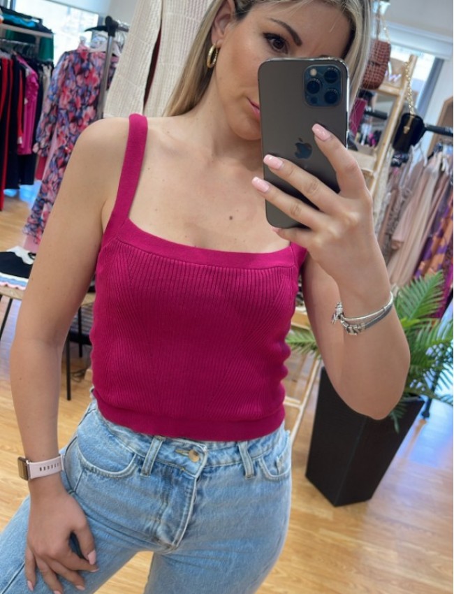 Φούξια αμάνικο cropped top με τετράγωνη λαιμόκοψη Attrattivo
