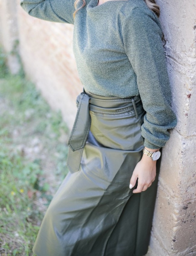 Λαδί  faux-leather midi φούστα σε Α γραμμή με εξωτερικά γαζιά και αποσπώμενη ζώνη Attrattivo