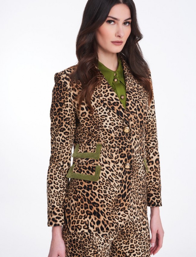 Animal printed κοτλέ μακρύ σακάκι σε μεσάτη γραμμή, με λαδί κοτλέ τελειώματα στα καπάκια στις τετράγωνες τσέπες και κουμπιά military style Badoo