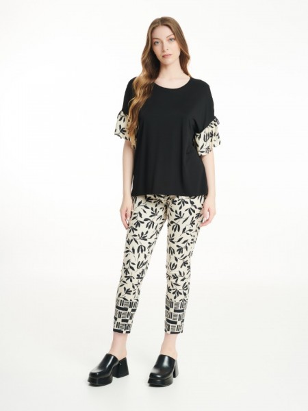 Floral printed βανίλια ψηλόμεσο βαμβακερό παντελόνι αστραγάλου με συνδυασμό διαφορετικού print στο τελείωμα, πατιλέτες πίσω και κλείσιμο με ιδιαίτερο κουμπί μπροστά Badoo 