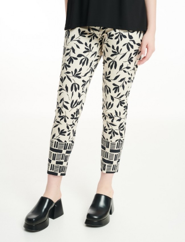 Floral printed βανίλια ψηλόμεσο βαμβακερό παντελόνι αστραγάλου με συνδυασμό διαφορετικού print στο τελείωμα, πατιλέτες πίσω και κλείσιμο με ιδιαίτερο κουμπί μπροστά Badoo 