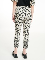 Floral printed βανίλια ψηλόμεσο βαμβακερό παντελόνι αστραγάλου με συνδυασμό διαφορετικού print στο τελείωμα, πατιλέτες πίσω και κλείσιμο με ιδιαίτερο κουμπί μπροστά Badoo 