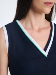 Μπλε αμάνικο φόρεμα, σε Α γραμμή, σε ύφασμα πικέ με λευκά ρέλια και πράσινες λεπτομέρειες, V λαιμόκοψη και ασημί φερμουάρ στην πλάτη Badoo
