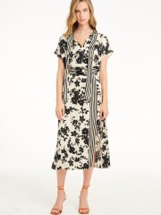 Floral printed εκρού-μαύρο κοντομάνικο midi φόρεμα σε ίσια γραμμή, με ριγέ λεπτομέρειες, δέσιμο με φιόγκο στην κλειστή λαιμόκοψη, μικρό άνοιγμα μπροστά και αποσπώμενη ζώνη Badoo