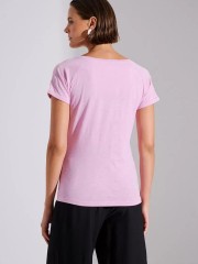 Ροζ κοντομάνικο t-shirt σε ίσια γραμμή με v-λαιμόκοψη και μπροστινό τύπωμα “be proud” Bill Cost 