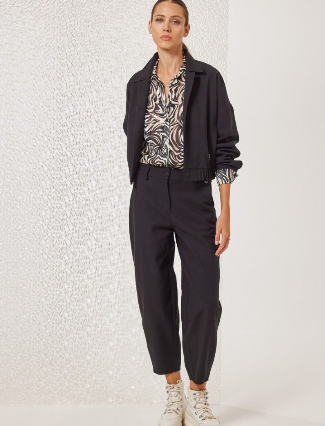 Μαύρο ψηλόμεσο slouchy-fit παντελόνι Owen με πλαϊνές τσέπες, τετράγωνες πίσω και λάστιχο πίσω στην μέση Enzzo