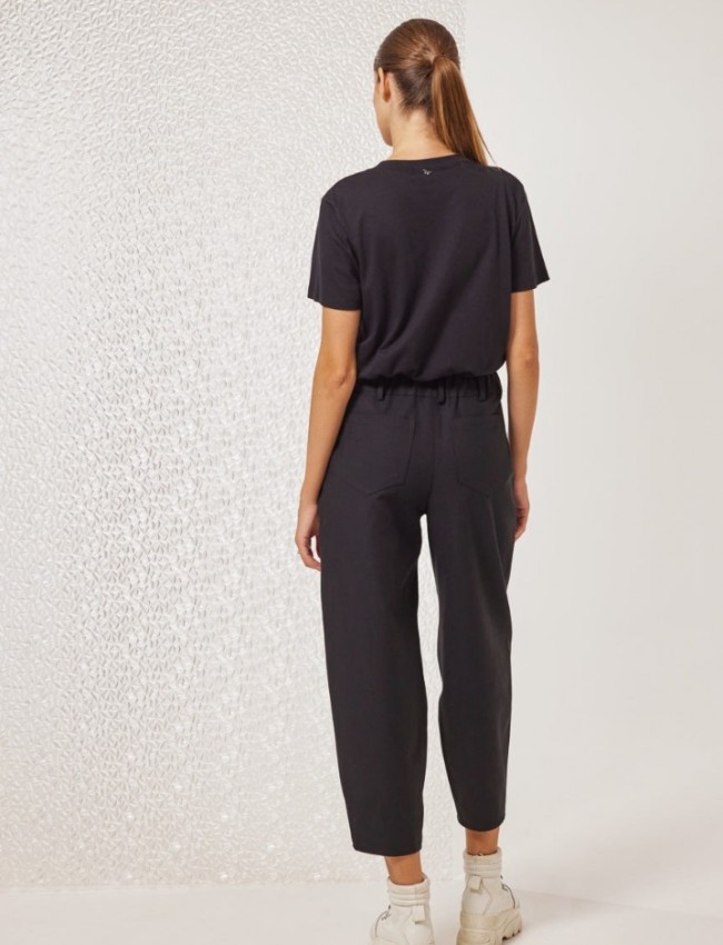 Μαύρο ψηλόμεσο slouchy-fit παντελόνι Owen με πλαϊνές τσέπες, τετράγωνες πίσω και λάστιχο πίσω στην μέση Enzzo