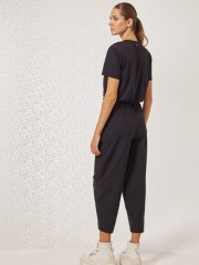 Μαύρο ψηλόμεσο slouchy-fit παντελόνι Owen με πλαϊνές τσέπες, τετράγωνες πίσω και λάστιχο πίσω στην μέση Enzzo