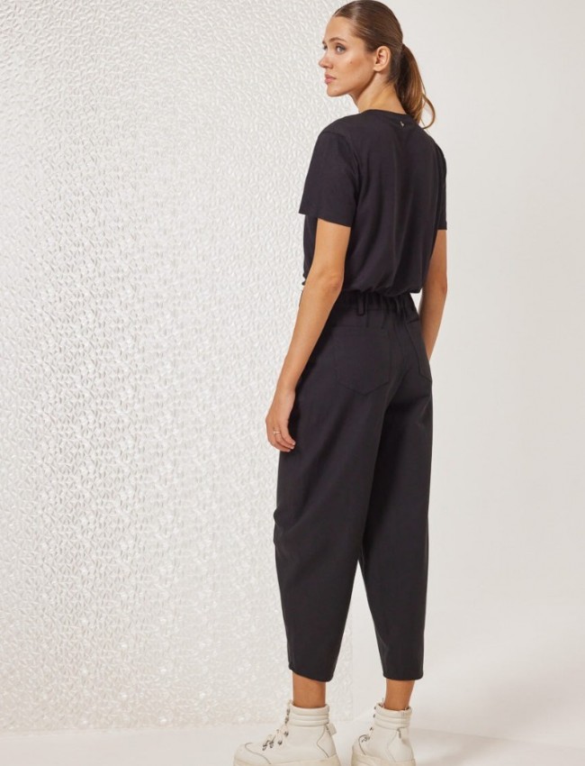 Μαύρο ψηλόμεσο slouchy-fit παντελόνι Owen με πλαϊνές τσέπες, τετράγωνες πίσω και λάστιχο πίσω στην μέση Enzzo
