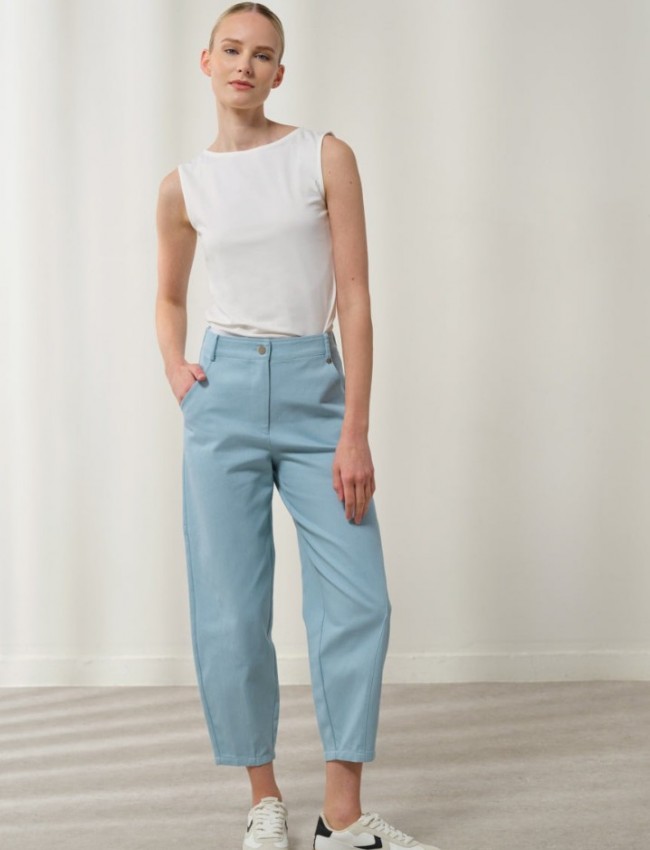 Σιελ ψηλόμεσο Brianna παντελόνι, σε slouchy fit γραμμή, με τετράγωνες τσέπες πίσω, πλάγιες μπροστινές τσέπες και κλείσιμο με κουμπί και κρυφό φερμουάρ μπροστά Enzzo  