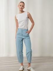 Σιελ ψηλόμεσο Brianna παντελόνι, σε slouchy fit γραμμή, με τετράγωνες τσέπες πίσω, πλάγιες μπροστινές τσέπες και κλείσιμο με κουμπί και κρυφό φερμουάρ μπροστά Enzzo  