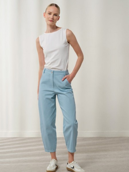 Σιελ ψηλόμεσο Brianna παντελόνι, σε slouchy fit γραμμή, με τετράγωνες τσέπες πίσω, πλάγιες μπροστινές τσέπες και κλείσιμο με κουμπί και κρυφό φερμουάρ μπροστά Enzzo  