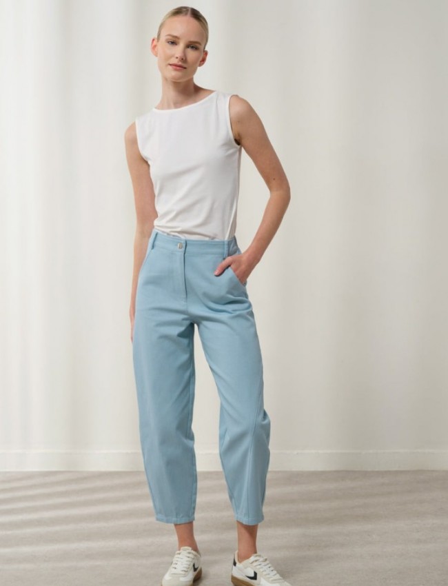 Σιελ ψηλόμεσο Brianna παντελόνι, σε slouchy fit γραμμή, με τετράγωνες τσέπες πίσω, πλάγιες μπροστινές τσέπες και κλείσιμο με κουμπί και κρυφό φερμουάρ μπροστά Enzzo  