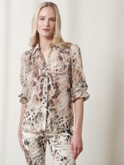 Animal print βανίλια μακρυμάνικο ημιδιάφανο Isabel πουκάμισο, σε ίσια γραμμή, με πέτο γιακά, μικρές σούρες στην πλάτη και λάστιχο στο τελείωμα στο μανίκι Ennzo 