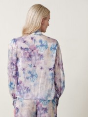 Floral printed σατέν λιλά μακρυμάνικη Avril μπλούζα, σε ίσια γραμμή, με μάο λαιμόκοψη και μη αποσπώμενο γραβατάκι- φιόγκος Enzzo 