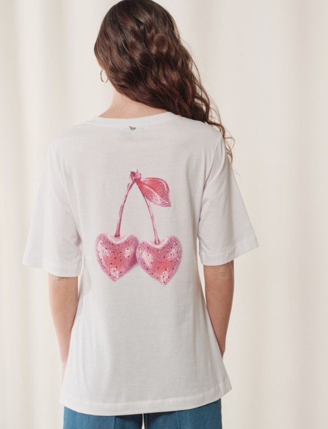 Λευκή oversized κοντομάνικη Cherry μπλούζα, με κλειστή στρογγυλή λαιμόκοψη και τύπωμα μπροστά και στην πλάτη Enzzo 