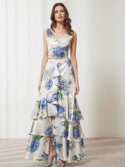 Floral printed μπλε μεταλλιζέ maxi Aubrey φούστα, με βολάν σε επίπεδα, κάθετο βολάν με μπροστινό σκίσιμο, λάστιχο πίσω στην μέση και κλείσιμο με κρυφό φερμουάρ στο πλάι Enzzo  