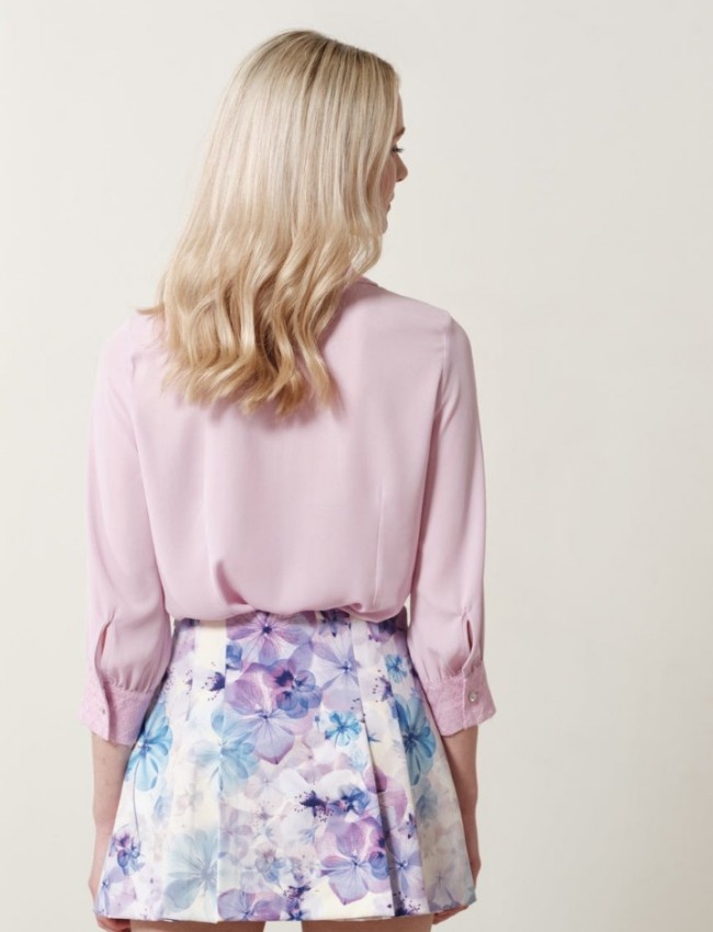 Floral printed λιλά ψηλόμεση κοντή φούστα Avril με μπροστινές πιέτες , εσωτερικό σορτς και κλείσιμο με κρυφό φερμουάρ στο πλάι Enzzo