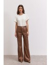 Ταμπά ψηλόμεσο faux-leather παντελόνι Rockwell  καμπάνα, με μπροατινές στρογγυλεμένες τσέπες  και κλείσιμο με κρυφό φερμουάρ και κουμπί μπροστά Enzzo
