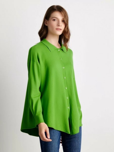 Πράσινη μακρυμάνικη πλεκτή μπλούζα με κουμπιά σε χαλαρή γραμμή, με ρεγκλάν μανικοκόλληση και μπροστινή τσέπη   Forel