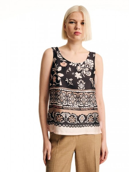 Floral printed μαύρη σατέν αμάνικη μπλούζα σε ίσια  γραμμή, με συνδυασμό print και ανοιχτή λαιμόκοψη Forel